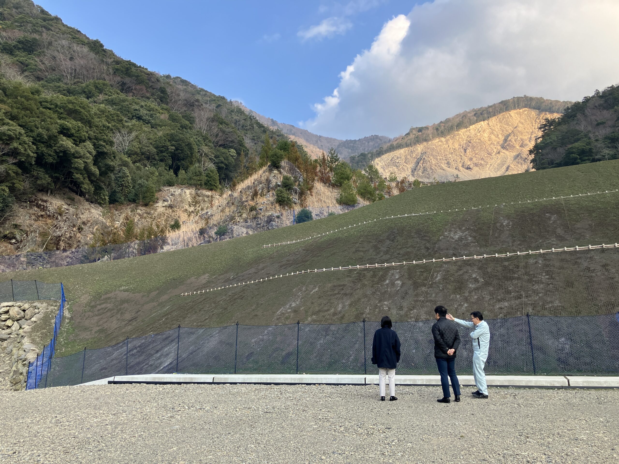 ポリソイル緑化工｜太陽光発電の未来を支える土木メンテナンスの重要性と最前線